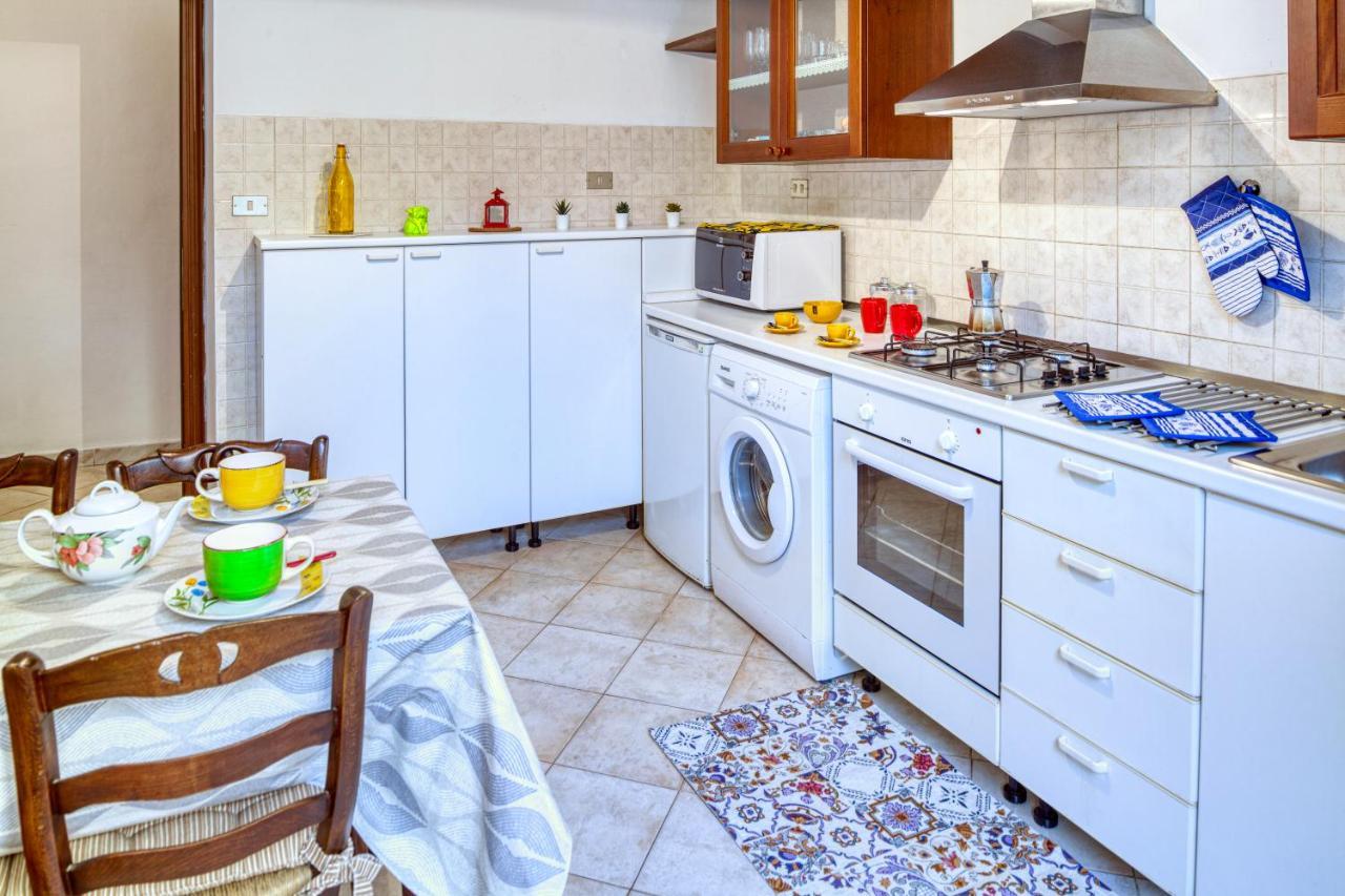 Oliva House Apartment Леванто Екстериор снимка